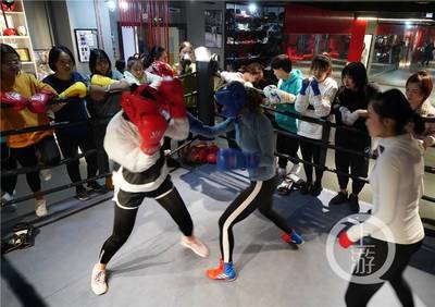 重慶首支民間女子拳擊隊 百名女拳手的勇氣擂臺